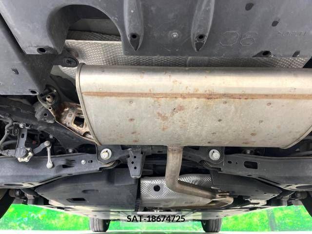 Toyota PRIUS 2020-04 236542-18