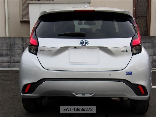 Toyota AQUA 2021-08 205561-6