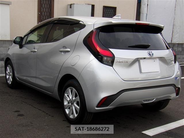 Toyota AQUA 2021-08 205561-4