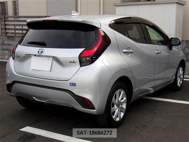 Toyota AQUA 2021-08 205561-1