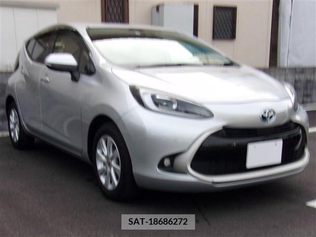 Toyota AQUA 2021-08 205561-3