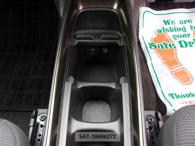 Toyota AQUA 2021-08 205561-18