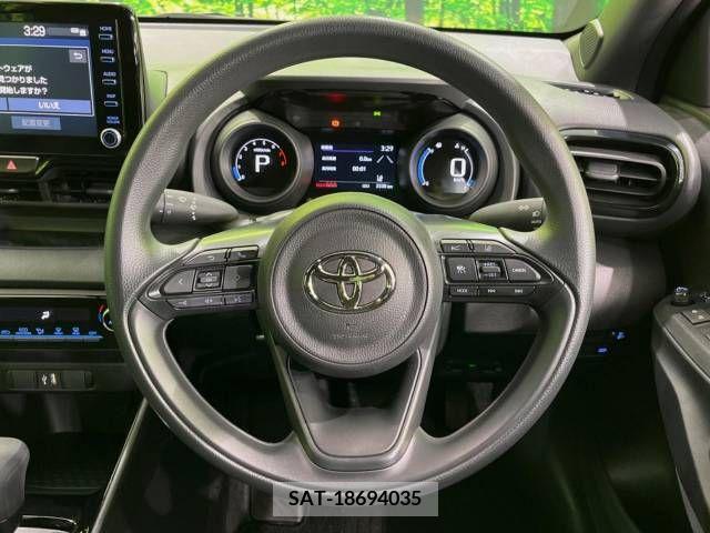 Toyota YARIS 2023-06 334710-11