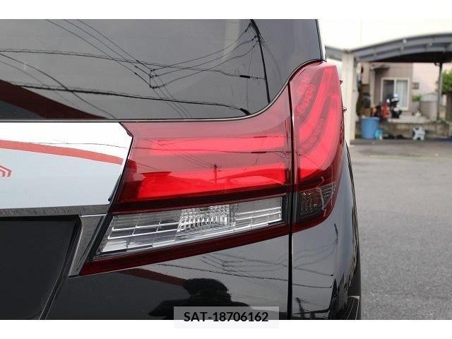 Toyota ALPHARD 2017-05 386444-10