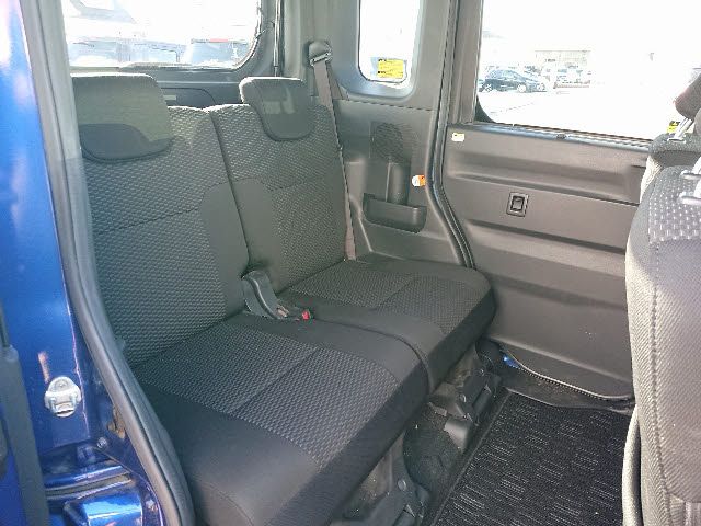 Daihatsu WAKE 2018-09 181425-3