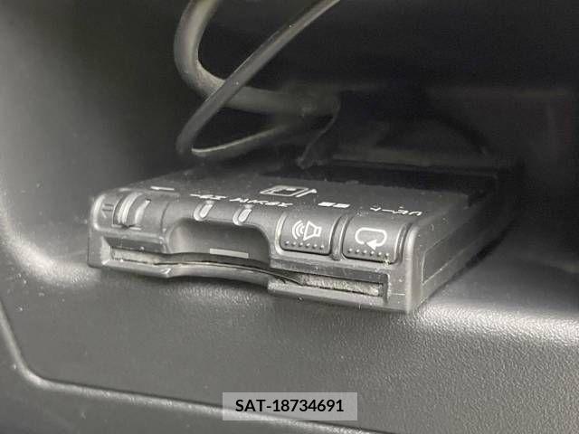 Toyota SIENTA 2012-08 327646-7