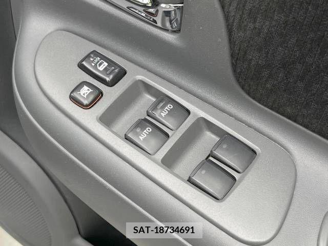 Toyota SIENTA 2012-08 327646-4