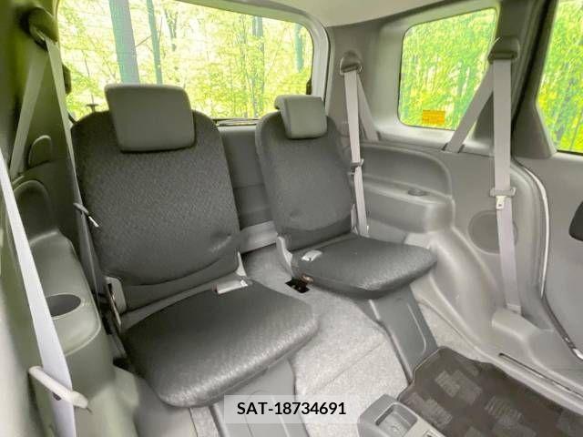 Toyota SIENTA 2012-08 327646-10