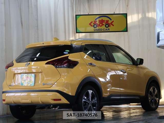 Nissan KICKS 2021-04 213806-1