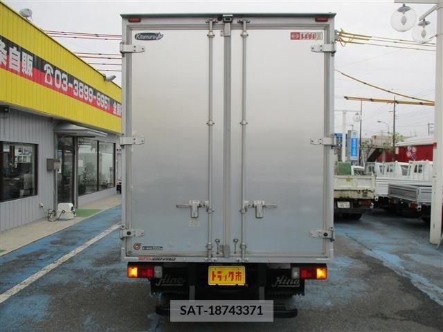 Hino DUTRO 2016-02 200411-4