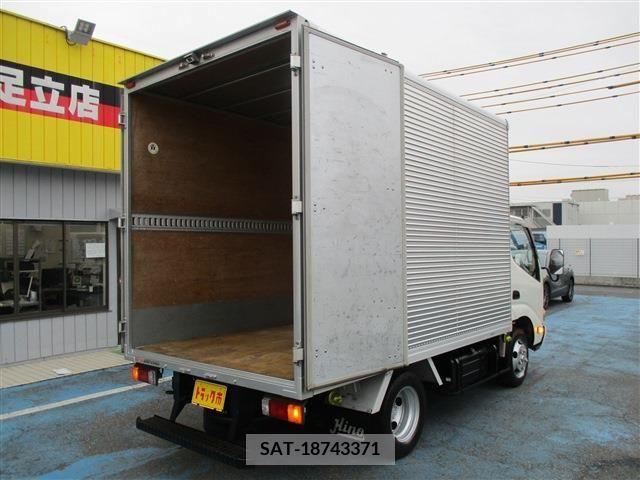 Hino DUTRO 2016-02 200411-6