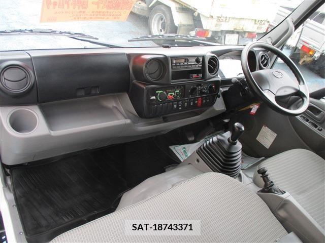 Hino DUTRO 2016-02 200411-22