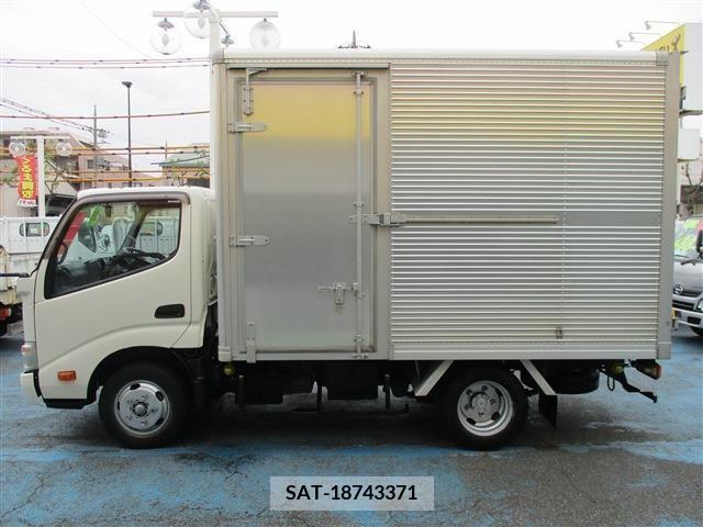 Hino DUTRO 2016-02 200411-3