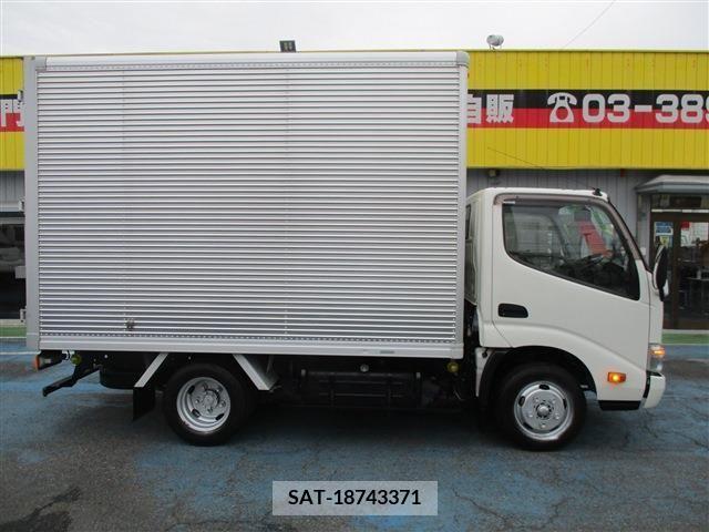 Hino DUTRO 2016-02 200411-2