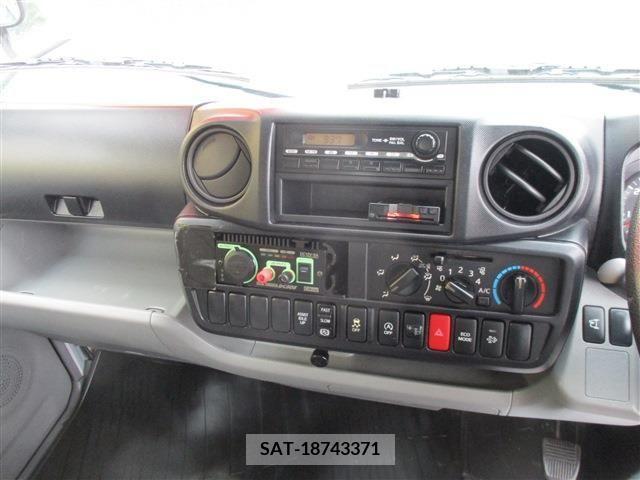 Hino DUTRO 2016-02 200411-10