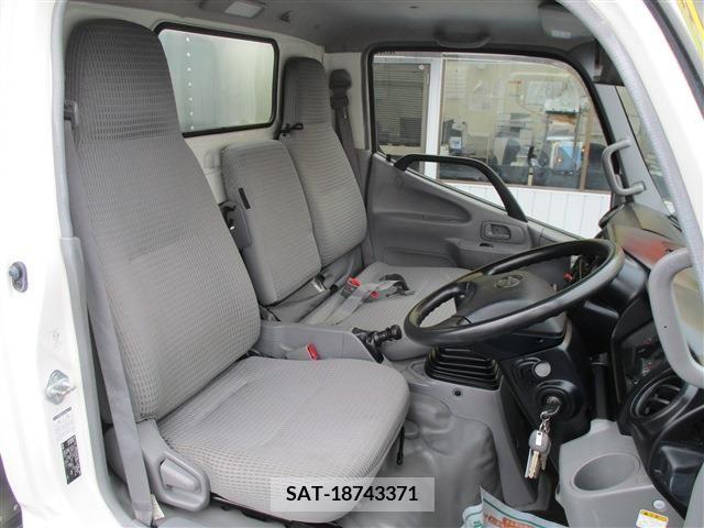 Hino DUTRO 2016-02 200411-13