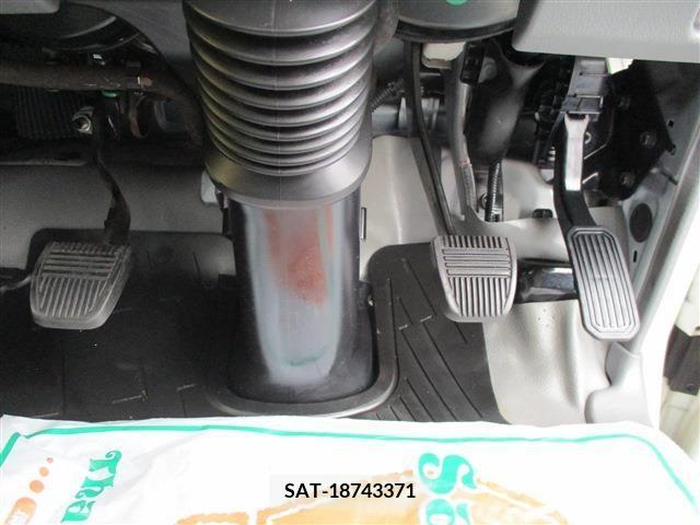 Hino DUTRO 2016-02 200411-12