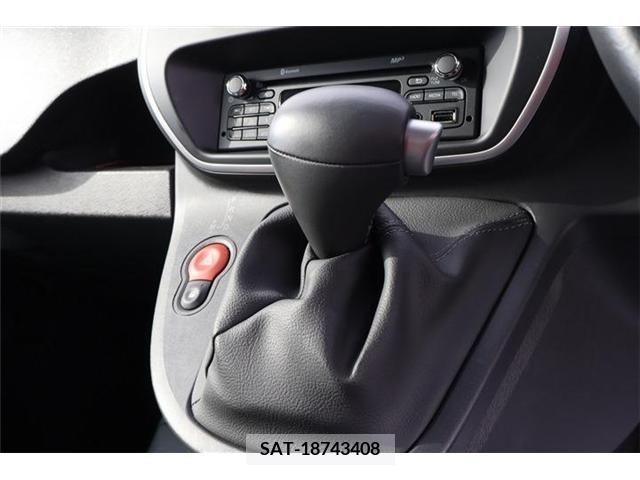 Renault KANGOO 2021-06 205482-5
