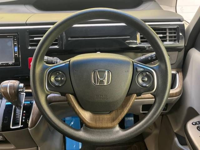 Honda e 2015-12 21059-11