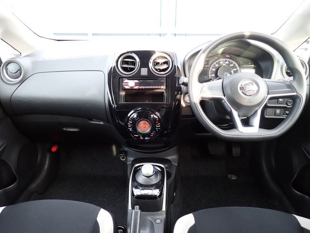 Nissan NOTE 2018-08 10430-1