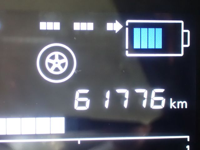 Nissan NOTE 2018-08 10430-6
