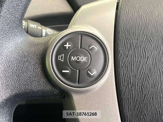Toyota PRIUS 2013-05 322118-6