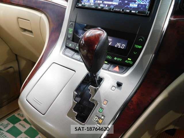 Toyota ALPHARD 2011-01 210478-10