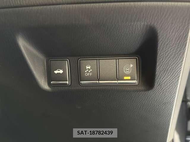 Nissan FUGA 2010-05 324768-18