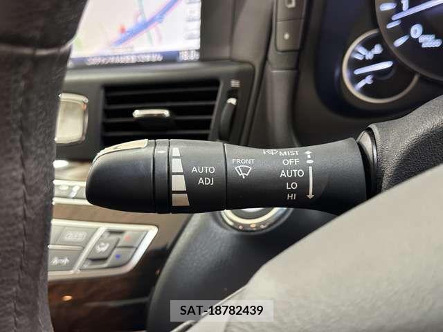 Nissan FUGA 2010-05 324768-16