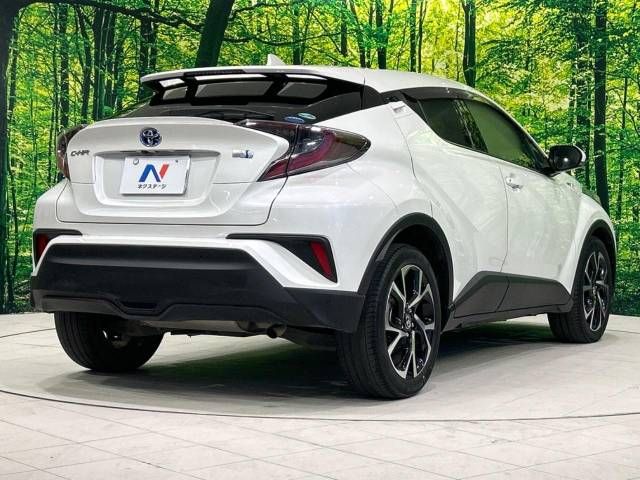 Toyota C-HR 2017-02 188597-17
