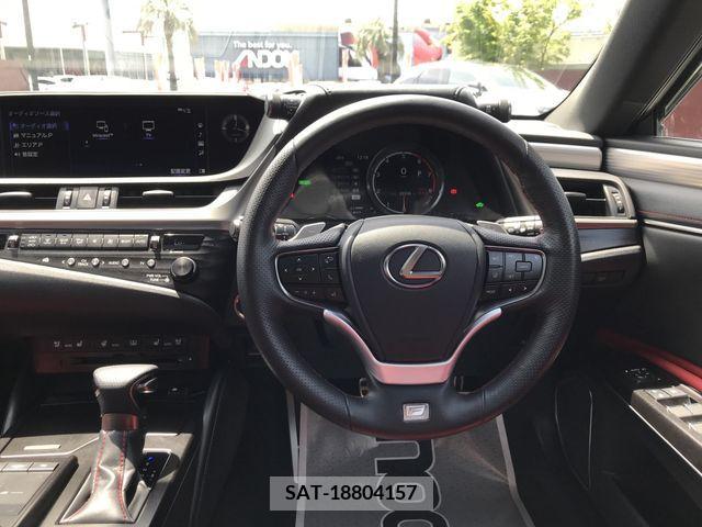 Lexus ES 2019-04 242303-12
