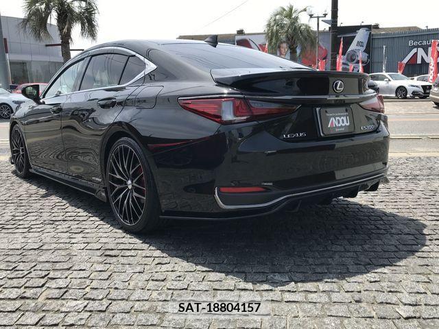 Lexus ES 2019-04 242303-3