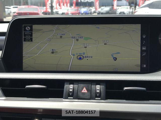 Lexus ES 2019-04 242303-16