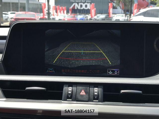 Lexus ES 2019-04 242303-17