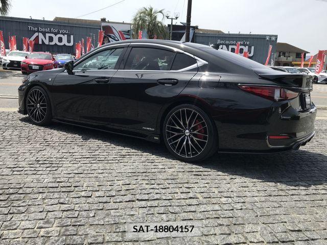 Lexus ES 2019-04 242303-2