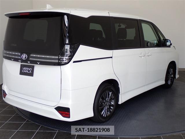 Toyota VOXY 2023-07 345642-2