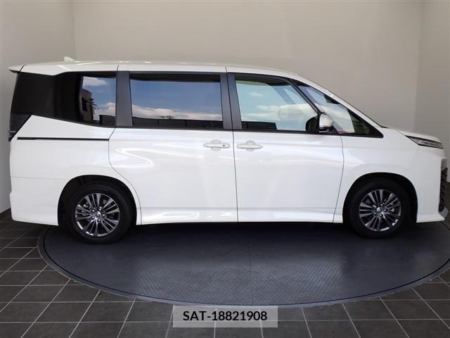 Toyota VOXY 2023-07 345642-29