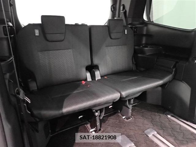 Toyota VOXY 2023-07 345642-24