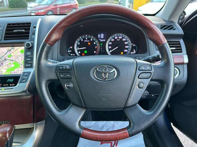 Toyota CROWN MAJESTA 2013-01 186136-16