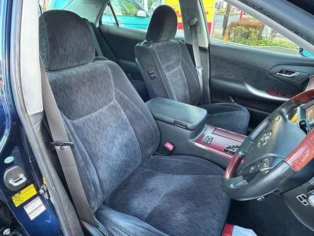 Toyota CROWN MAJESTA 2013-01 186136-12