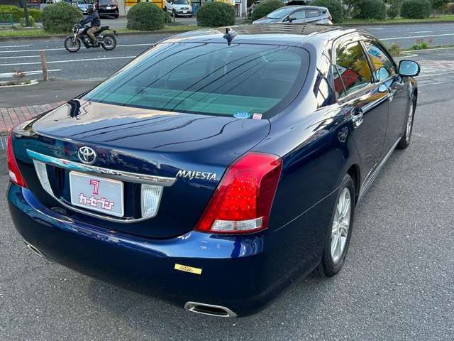 Toyota CROWN MAJESTA 2013-01 186136-4