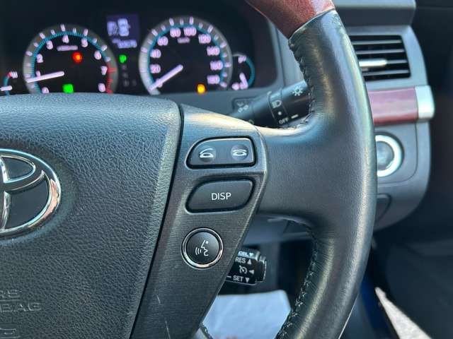 Toyota CROWN MAJESTA 2013-01 186136-17