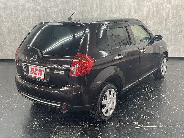 Mazda VERISA 2010-07 193034-2