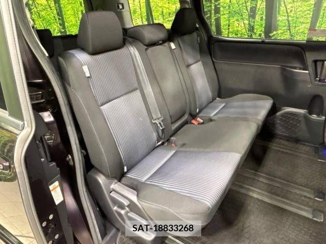 Toyota VOXY 2014-06 330267-8