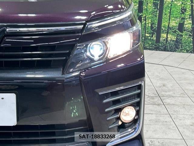 Toyota VOXY 2014-06 330267-12