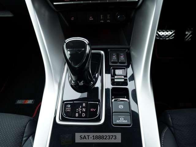 Mitsubishi ECLIPSE CROSS 2023-04 296808-13