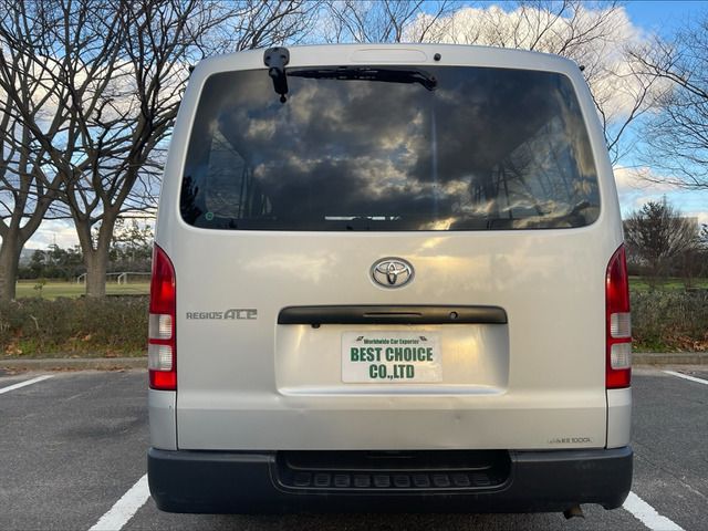 Toyota HIACE VAN 2005-11 194204-15