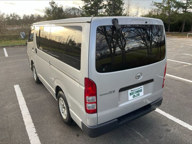 Toyota HIACE VAN 2005-11 194204-17