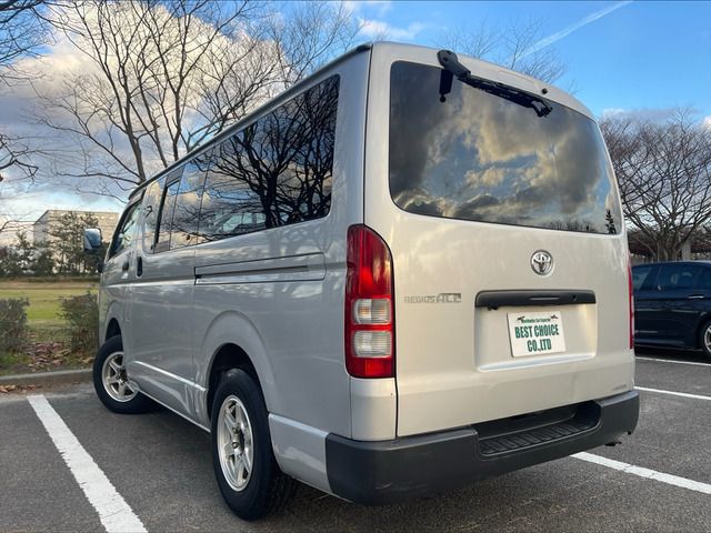 Toyota HIACE VAN 2005-11 194204-1