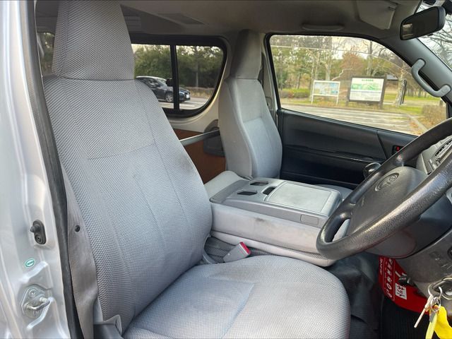 Toyota HIACE VAN 2005-11 194204-6